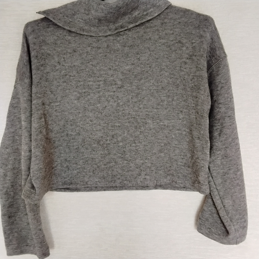 Donna Karen NY Gray Cropped  Sweater Size S. Zipper NWT - Picture 8 of 8